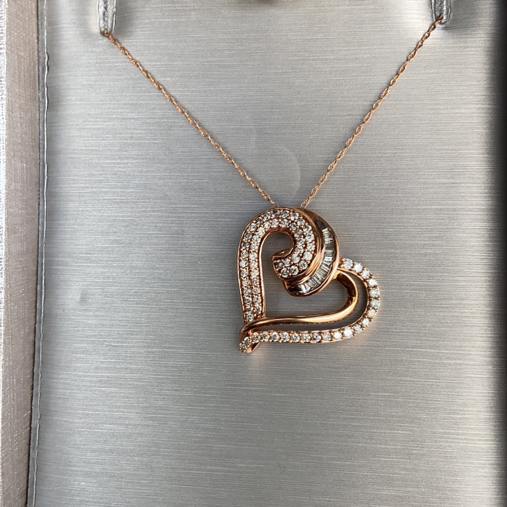 DIAMOND HEART NECKLACE in pink gold